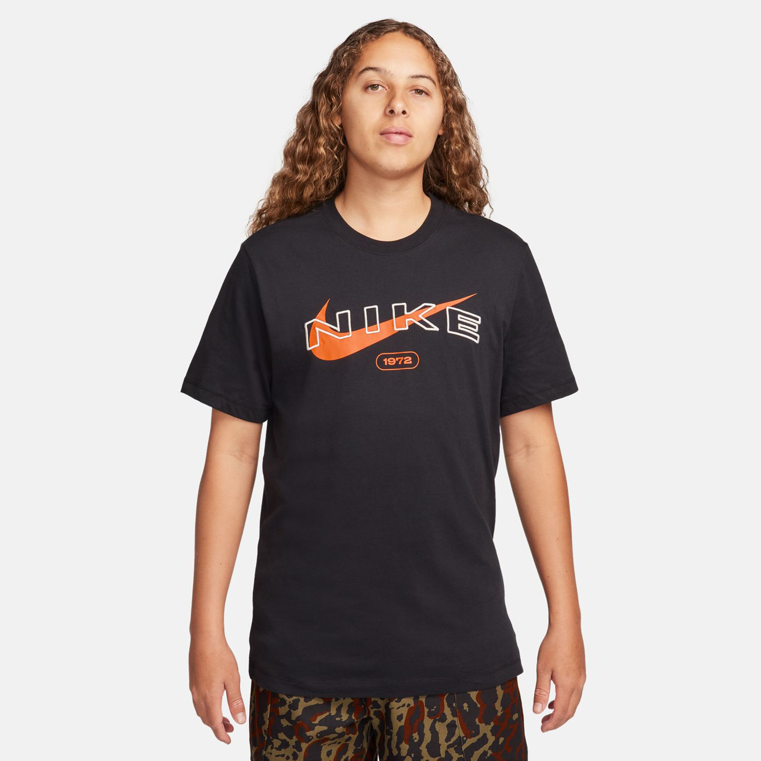 Buy Nike Sportswear Club T Shirt Men Black online Tennis Point COM