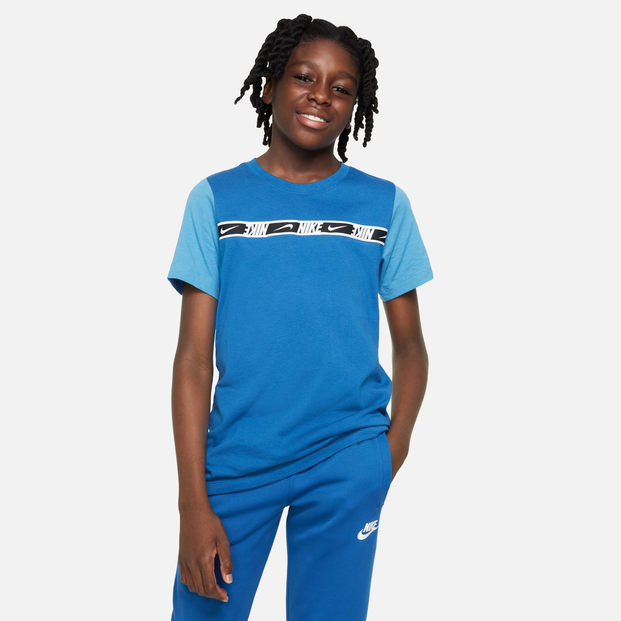 Buy Nike Sportswear Repeat T Shirt Boys Blue online Tennis Point COM