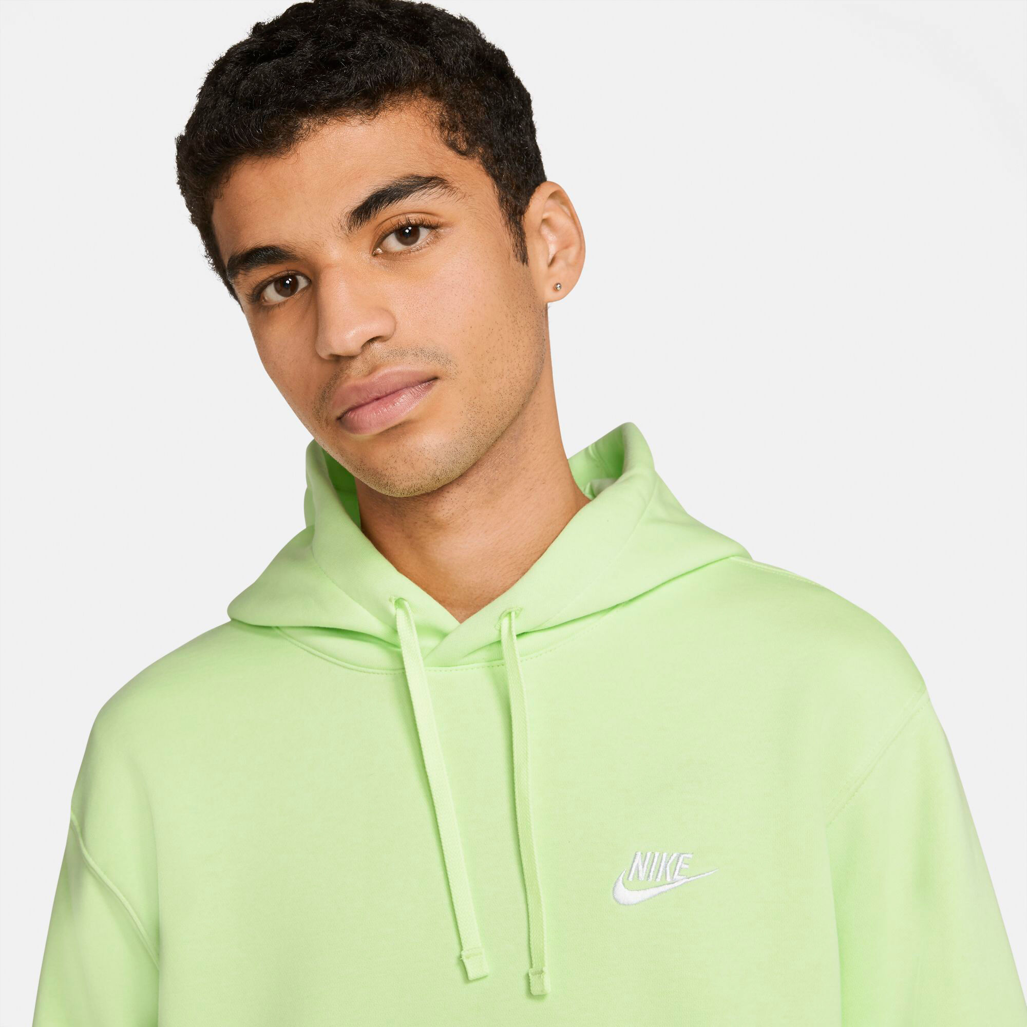 Buy Nike Sportswear Club Hoody Men Light Green online Tennis Point COM