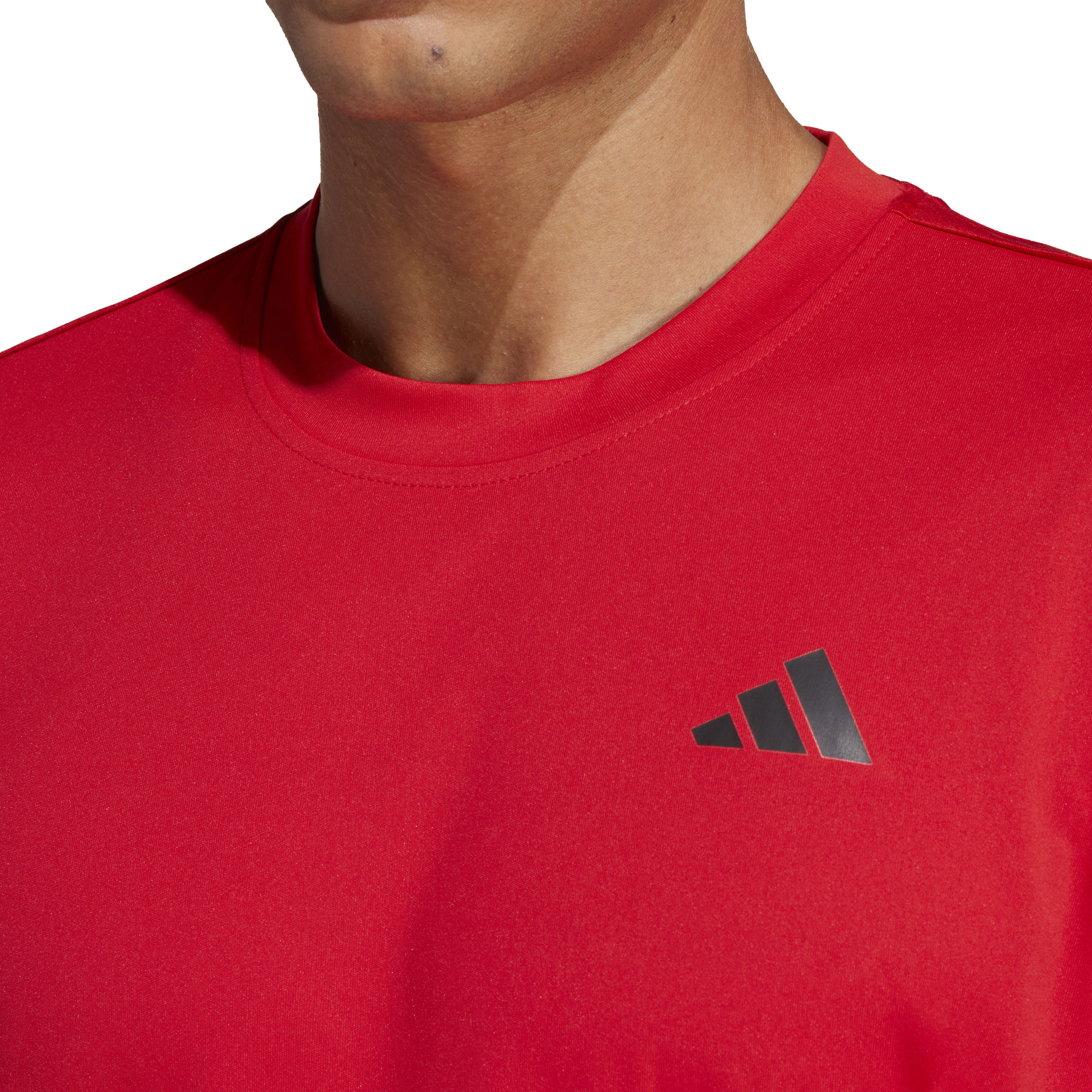 Red addidas sales t shirt