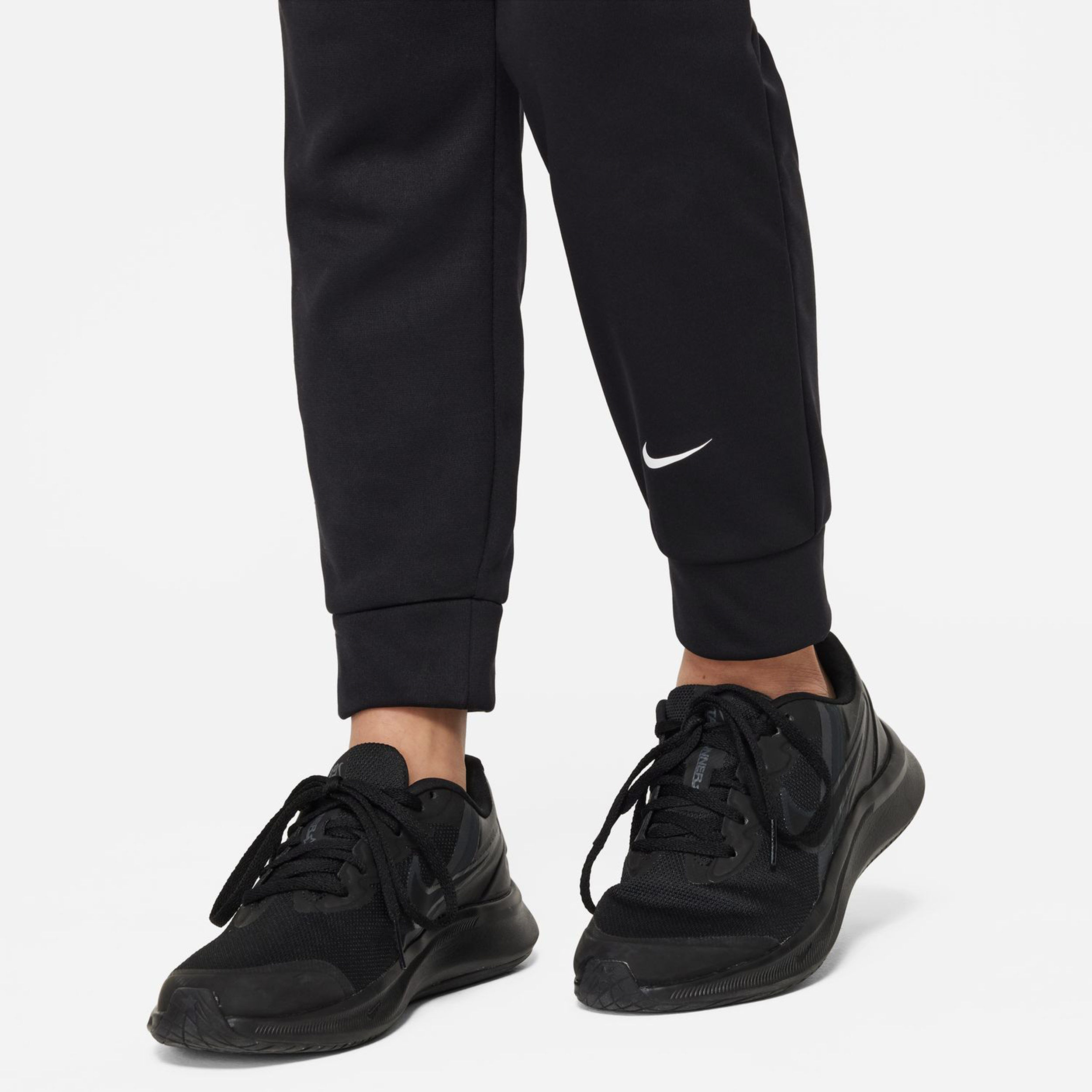 Buy Nike Multi Jogger Training Pants Kids Black online Tennis Point COM