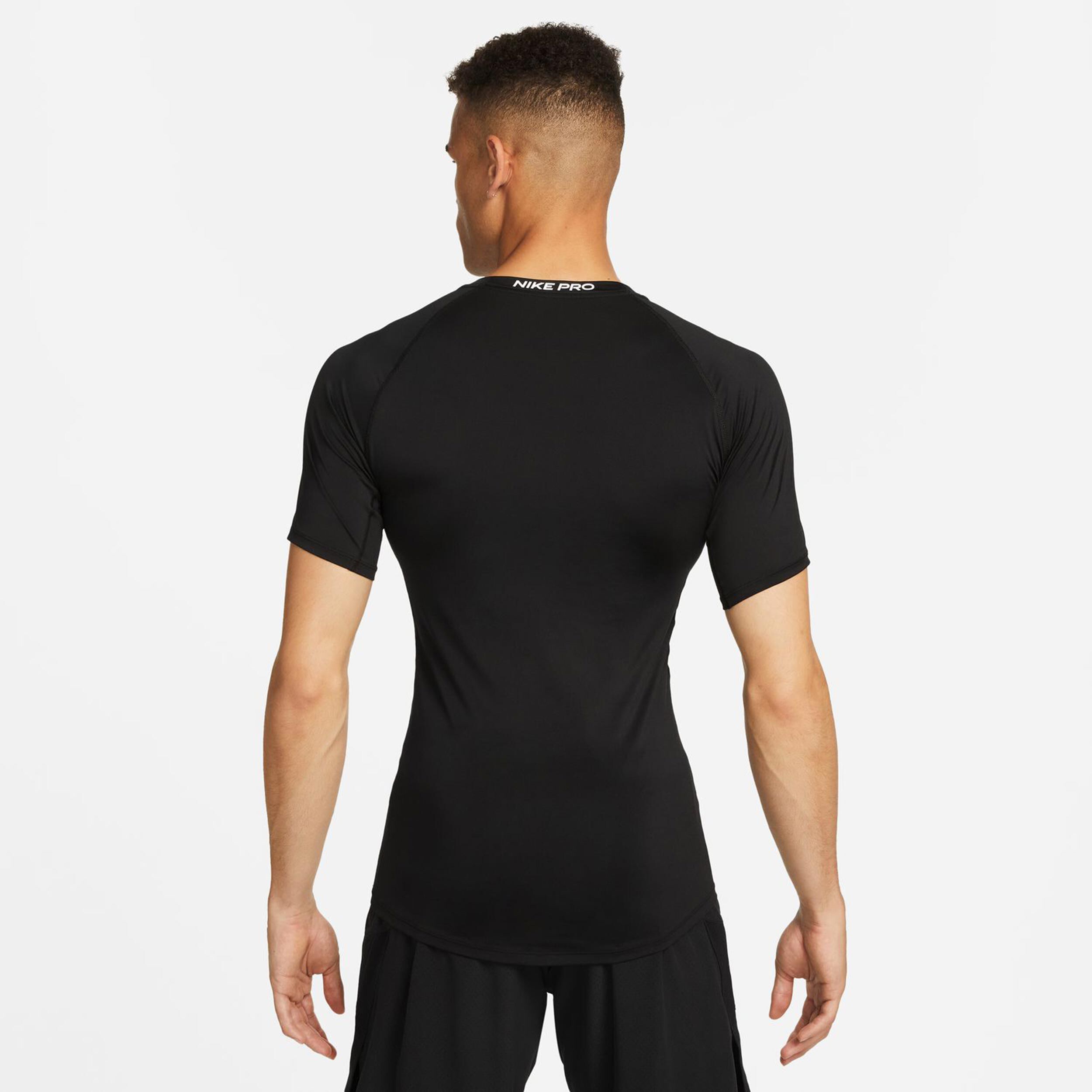 Buy Nike Dri-Fit T-Shirt Men Black online | Tennis Point COM