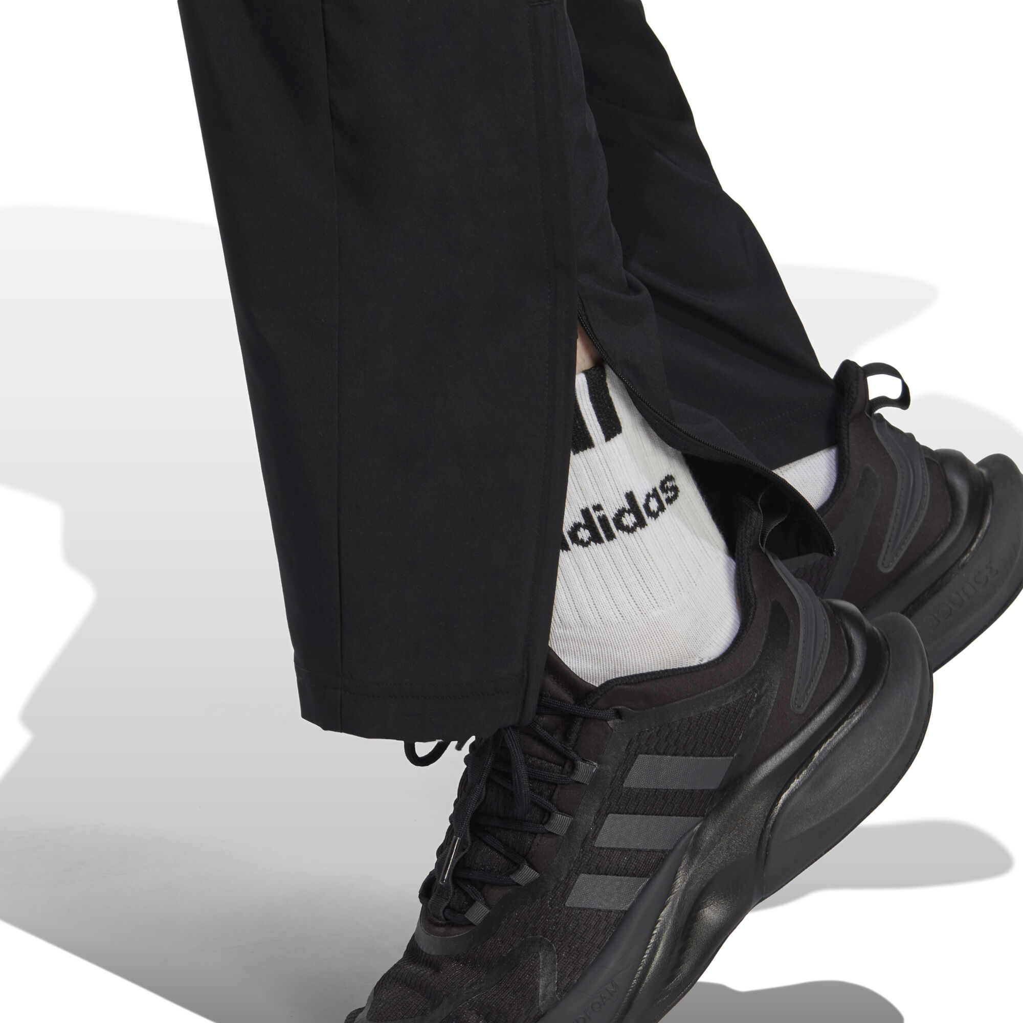 adidas Men's Essentials 3-Stripe Wind Pants, Black/Black/Black, Small :  : Clothing, Shoes & Accessories
