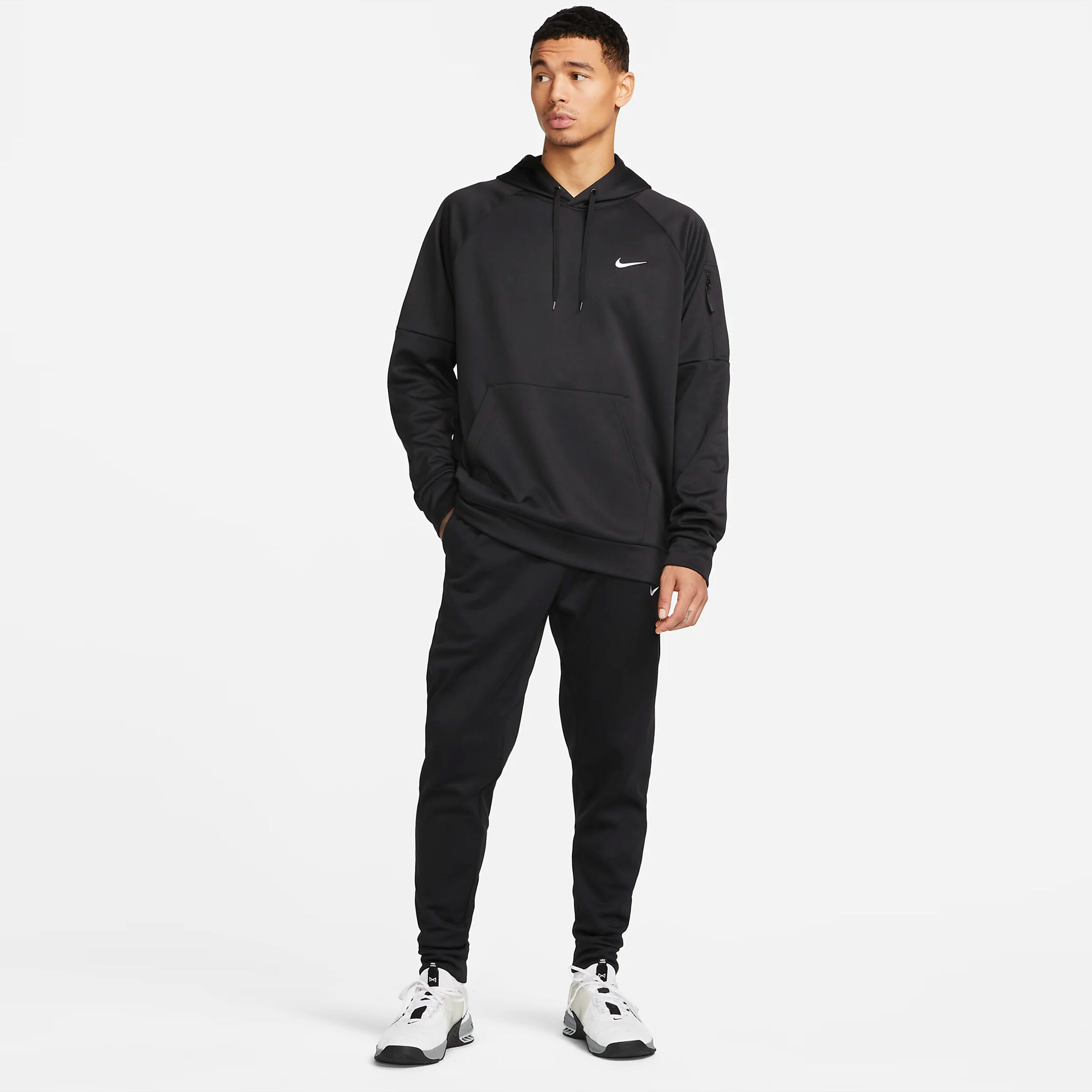 Nike therma pant taper discount
