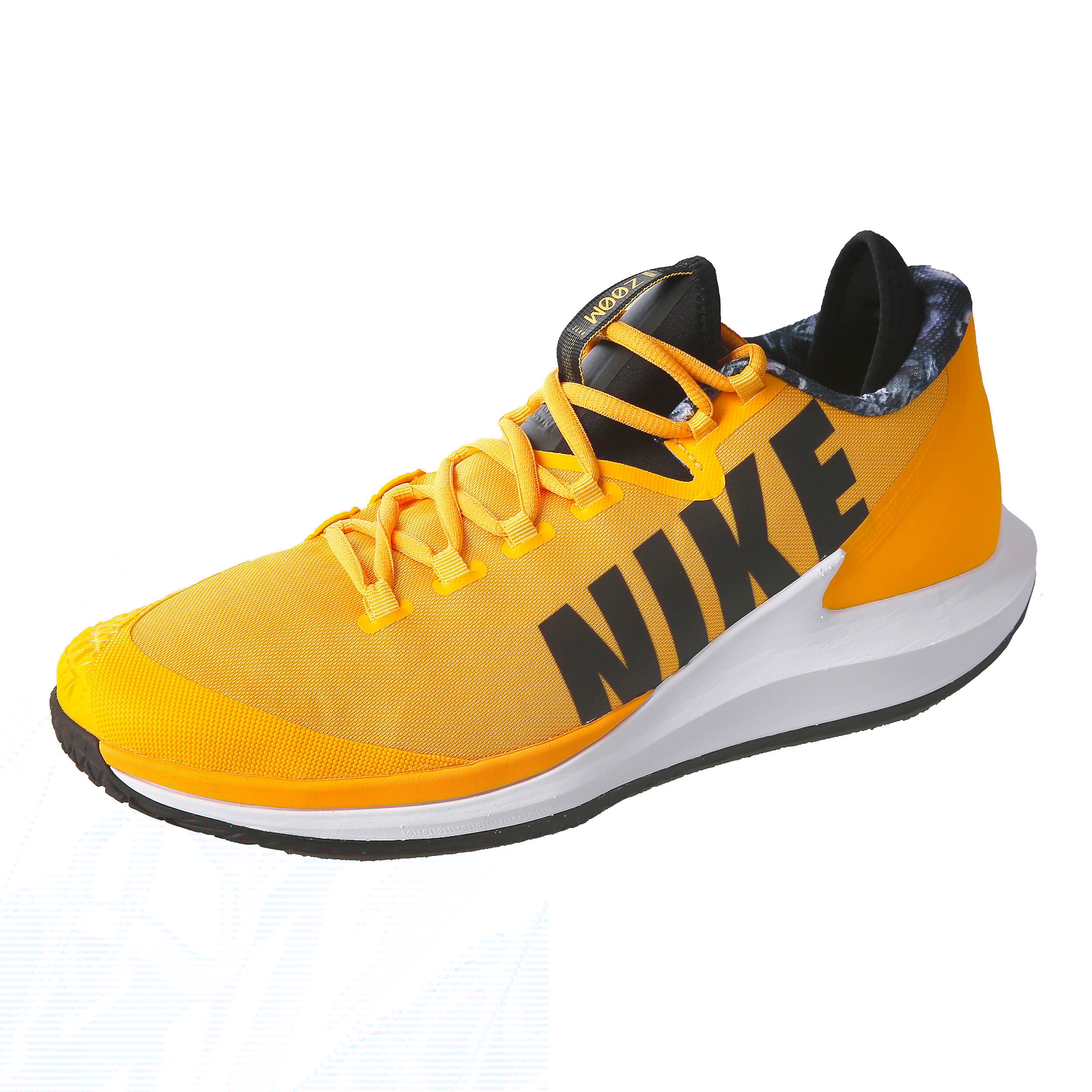 Black and yellow nike tennis shoes deals