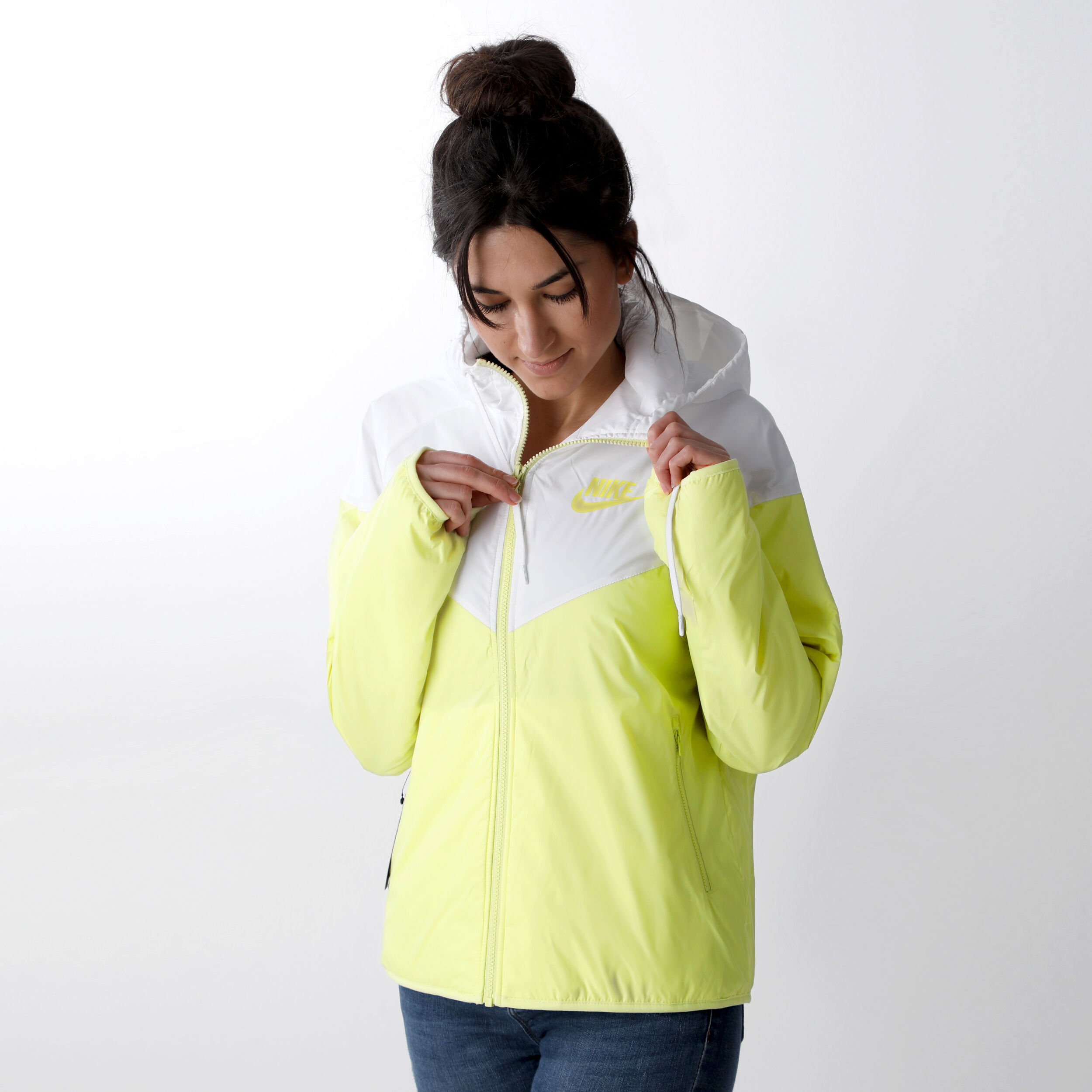Yellow and white nike windbreaker new arrivals