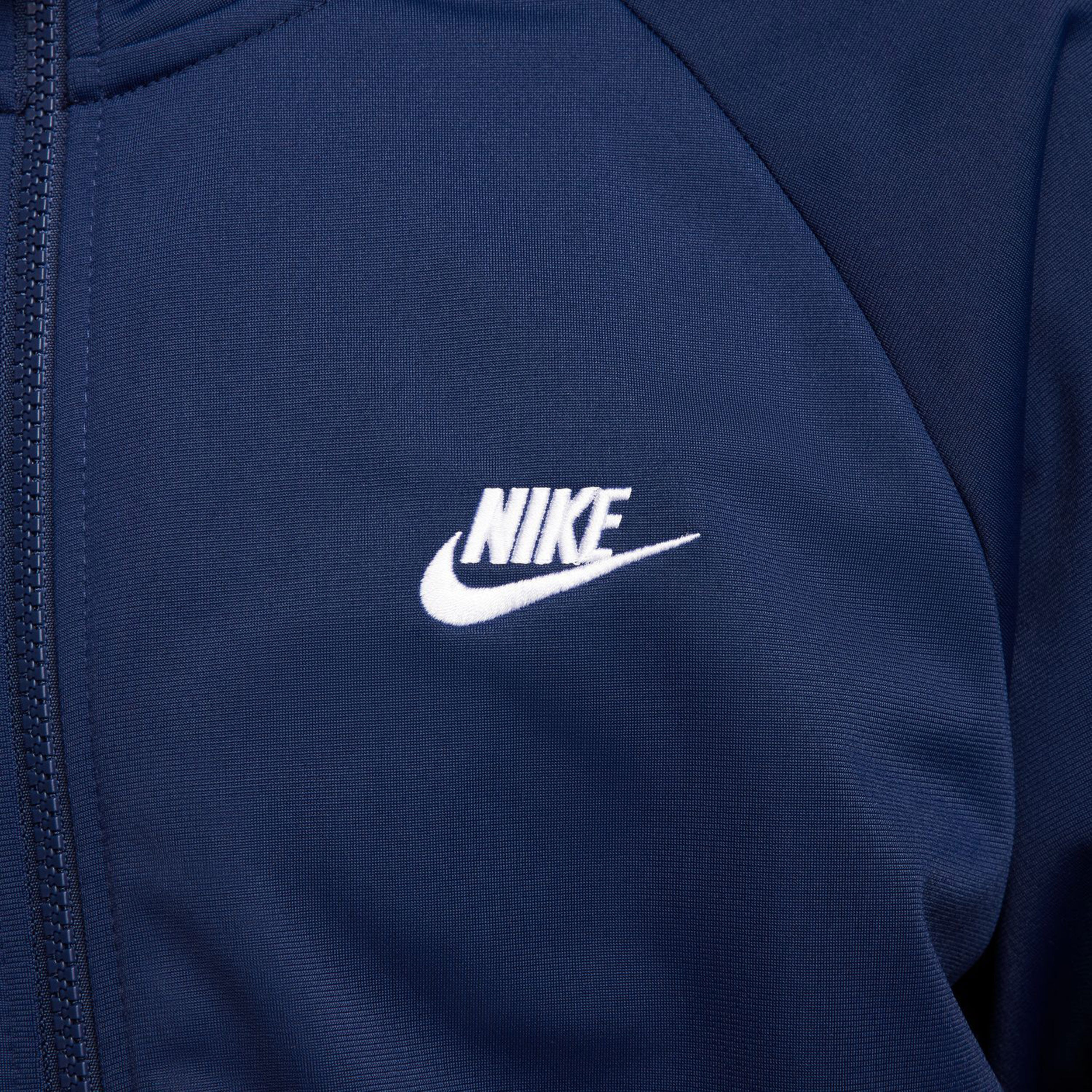 Buy Nike Club Tracksuit Men Dark Blue White online Tennis Point COM