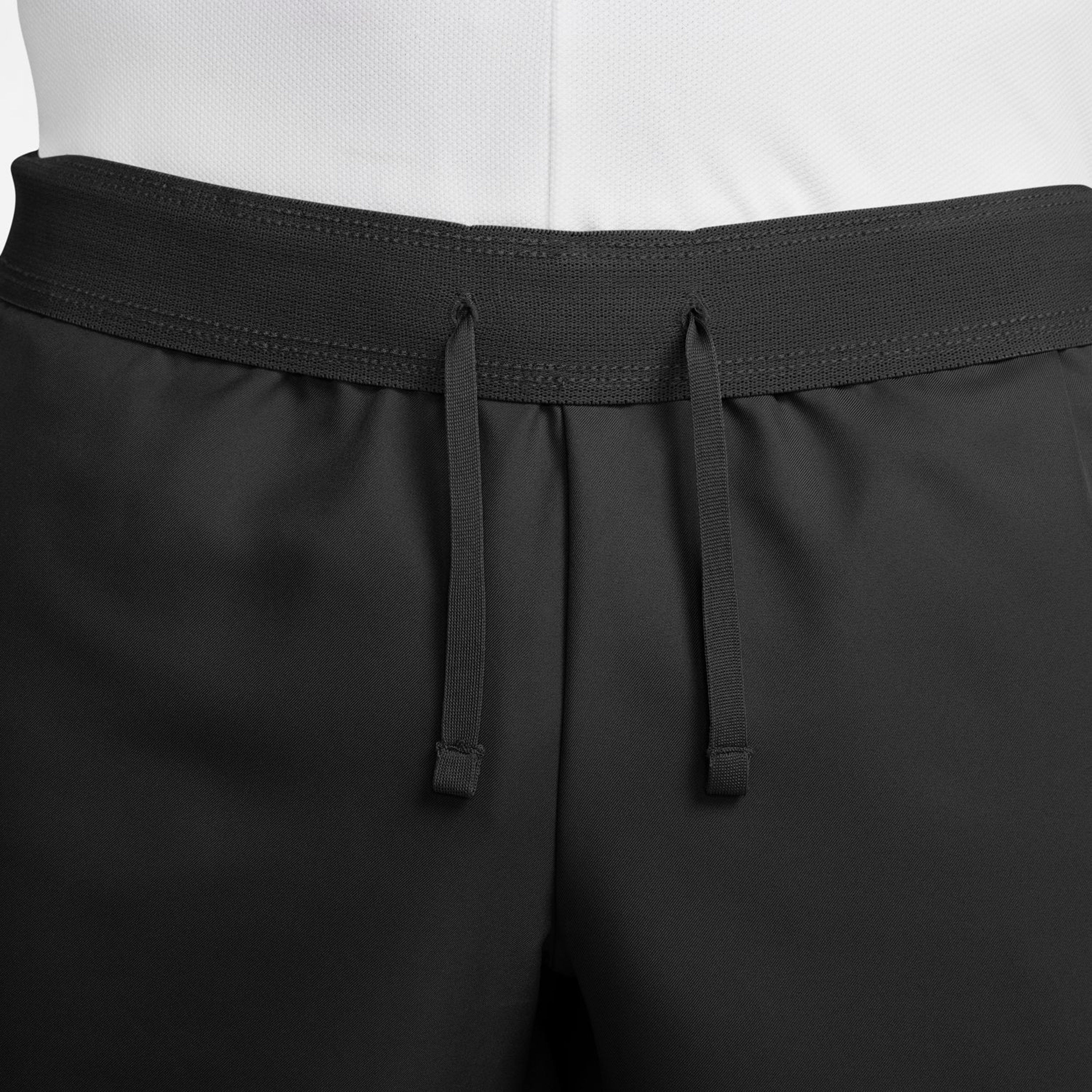 Nike black jogger discount shorts