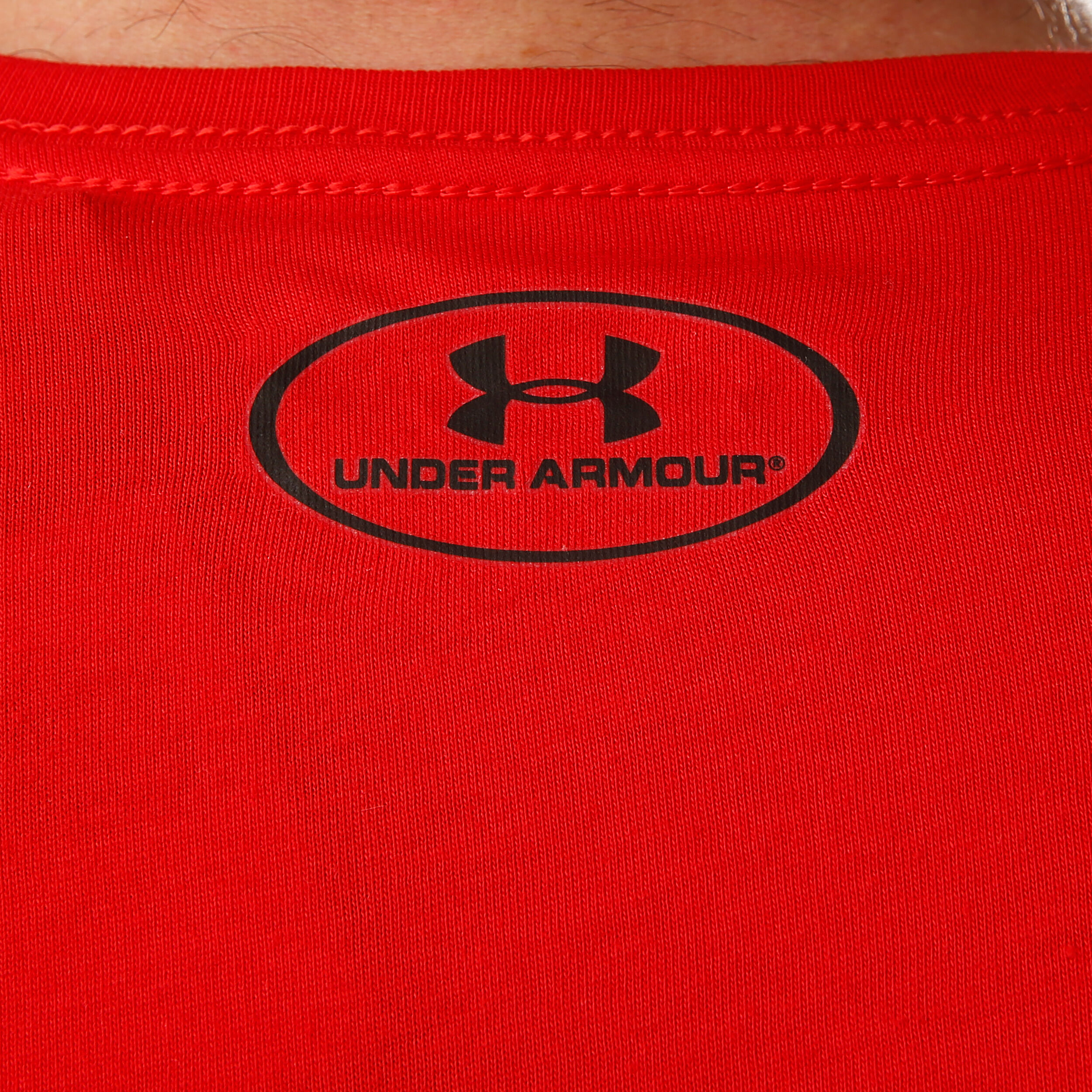 Under armour logo on left chest online