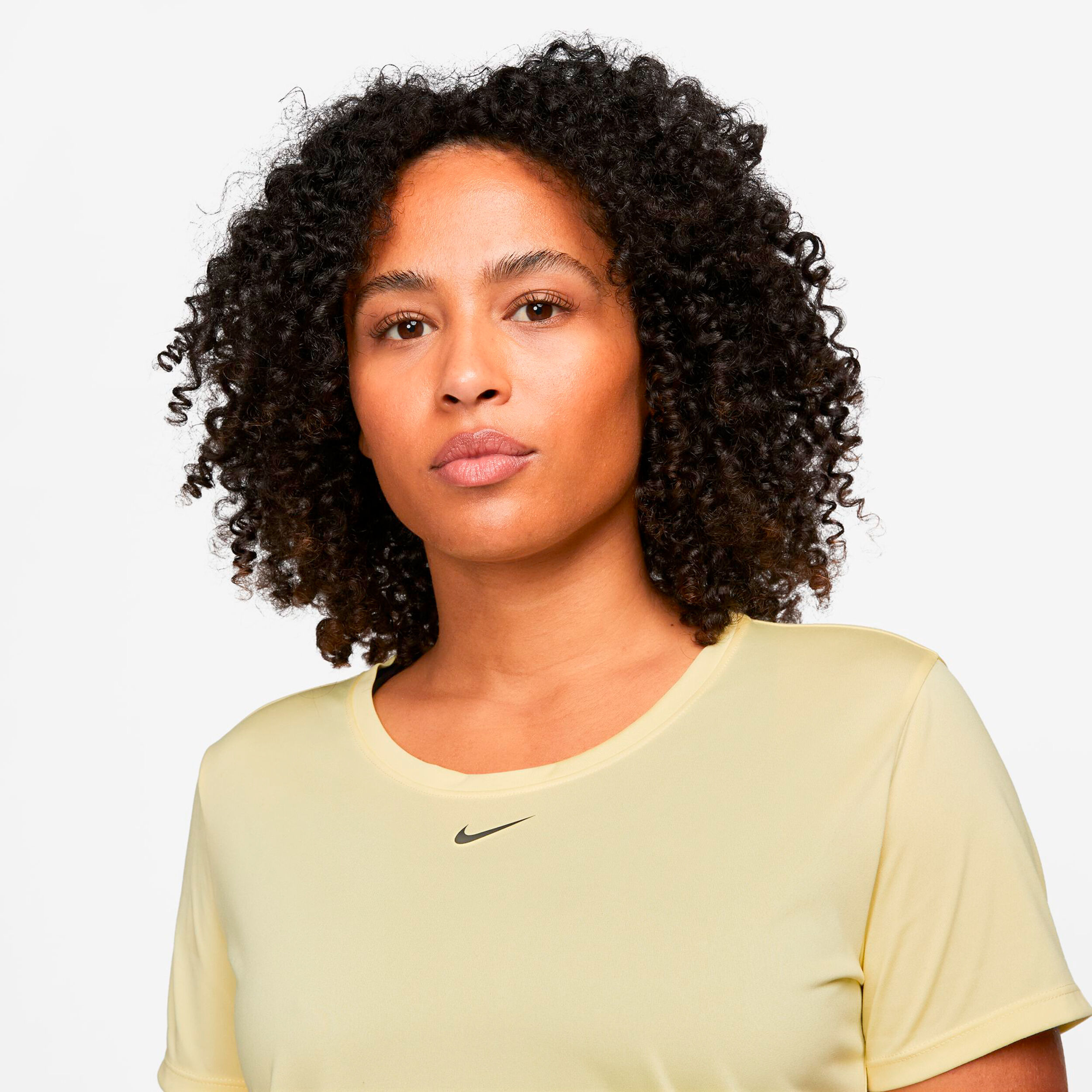 T shirt jaune clearance nike
