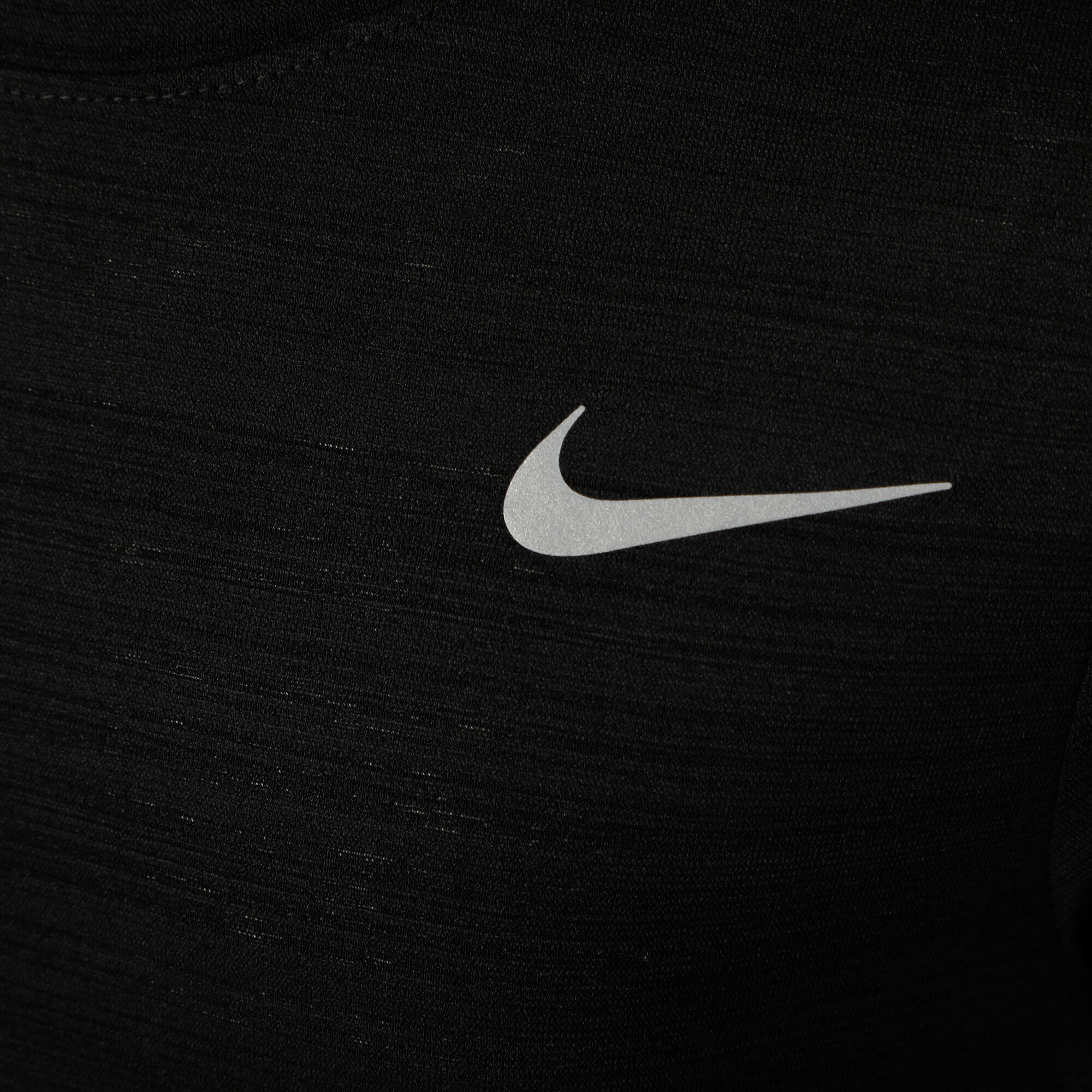 T-shirt Nike Sportswear Swoosh pour Homme. Nike CH