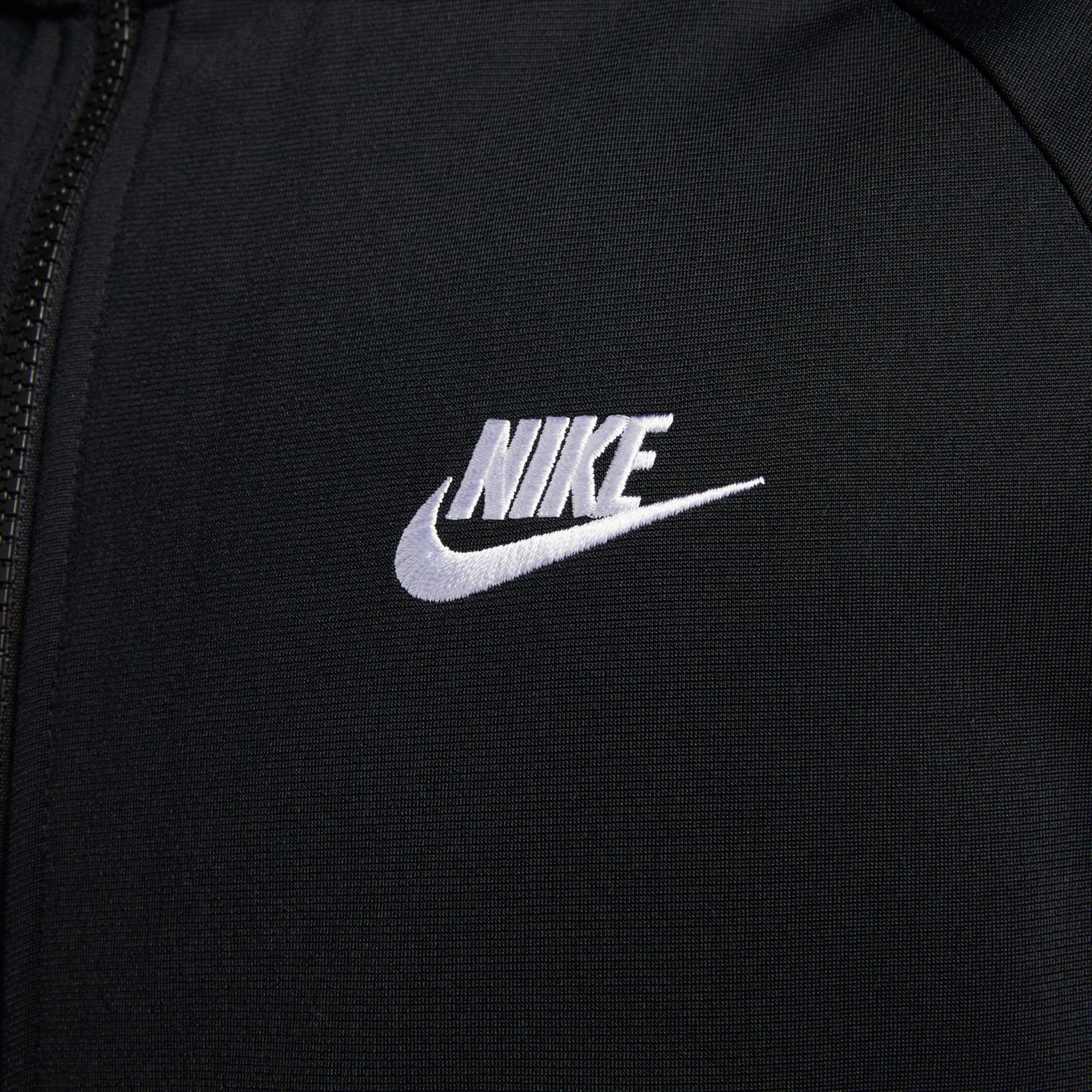 Buy Nike Club Tracksuit Men Black White online Tennis Point COM