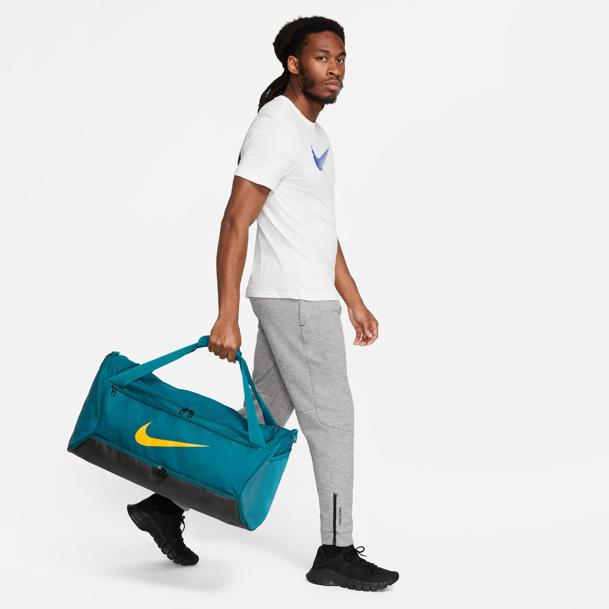 Buy Nike Brasilia 9.5 Sports Bag Green online Tennis Point COM