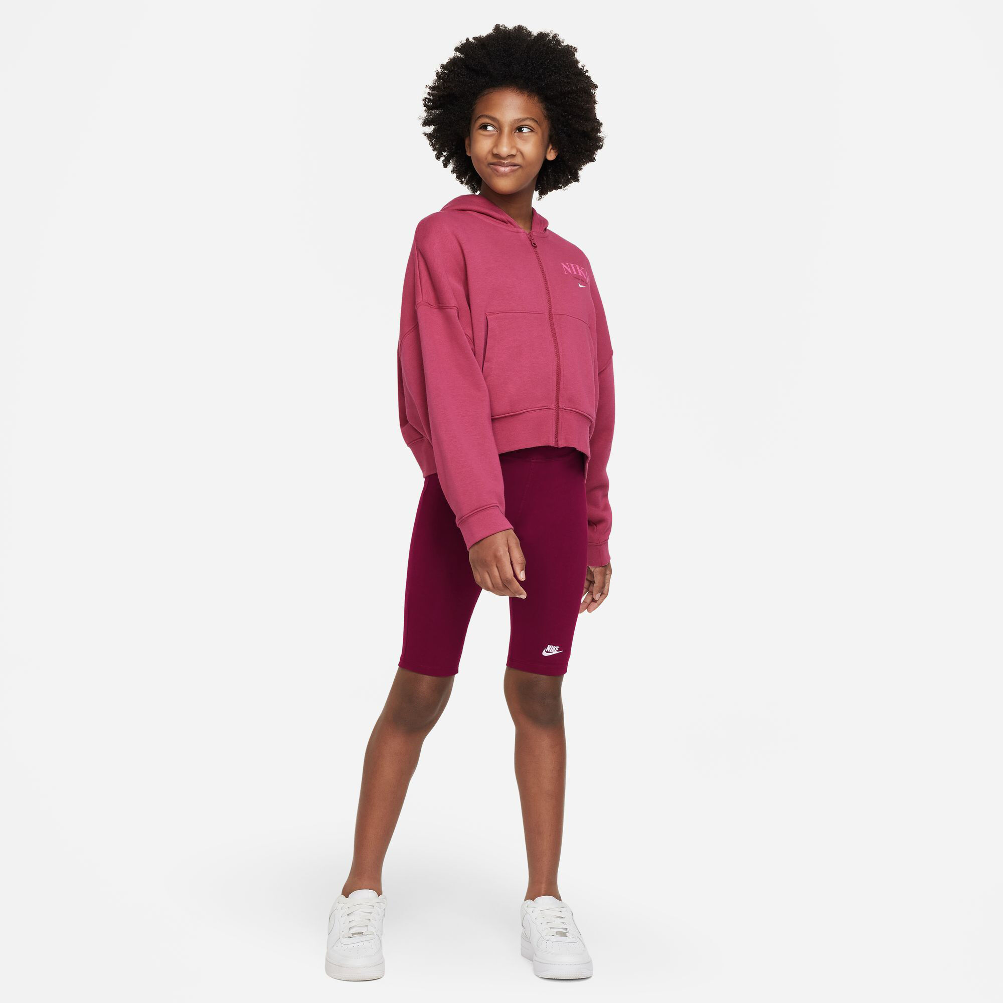 Nike sportswear crew hotsell trend sweatshirt mulberry