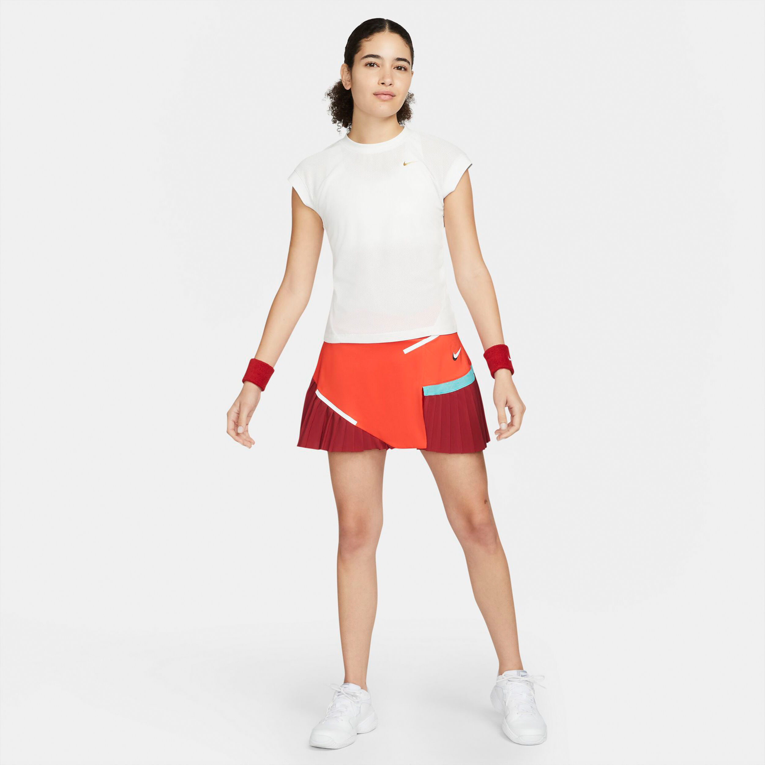 Red skirt outfit nike hot sale