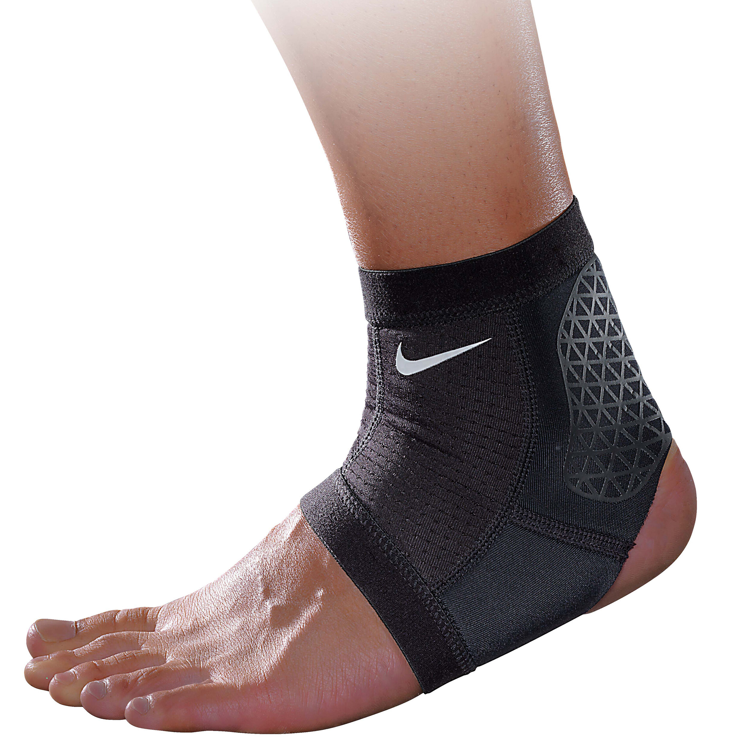 Buy Nike Pro Combat Hyperstrong Elbow Bandage Black online Tennis Point COM