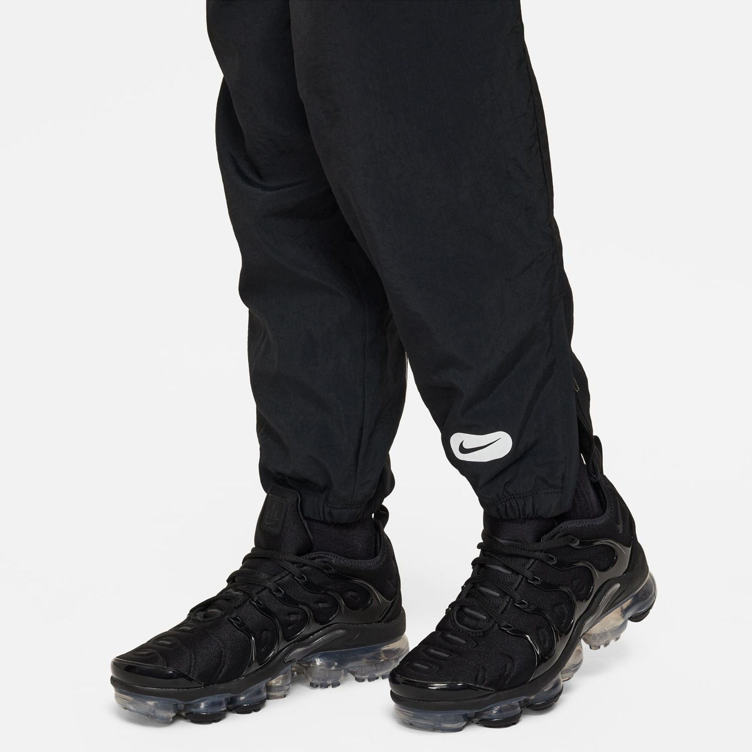 Buy Nike Woven Training Pants Boys Black online Tennis Point COM