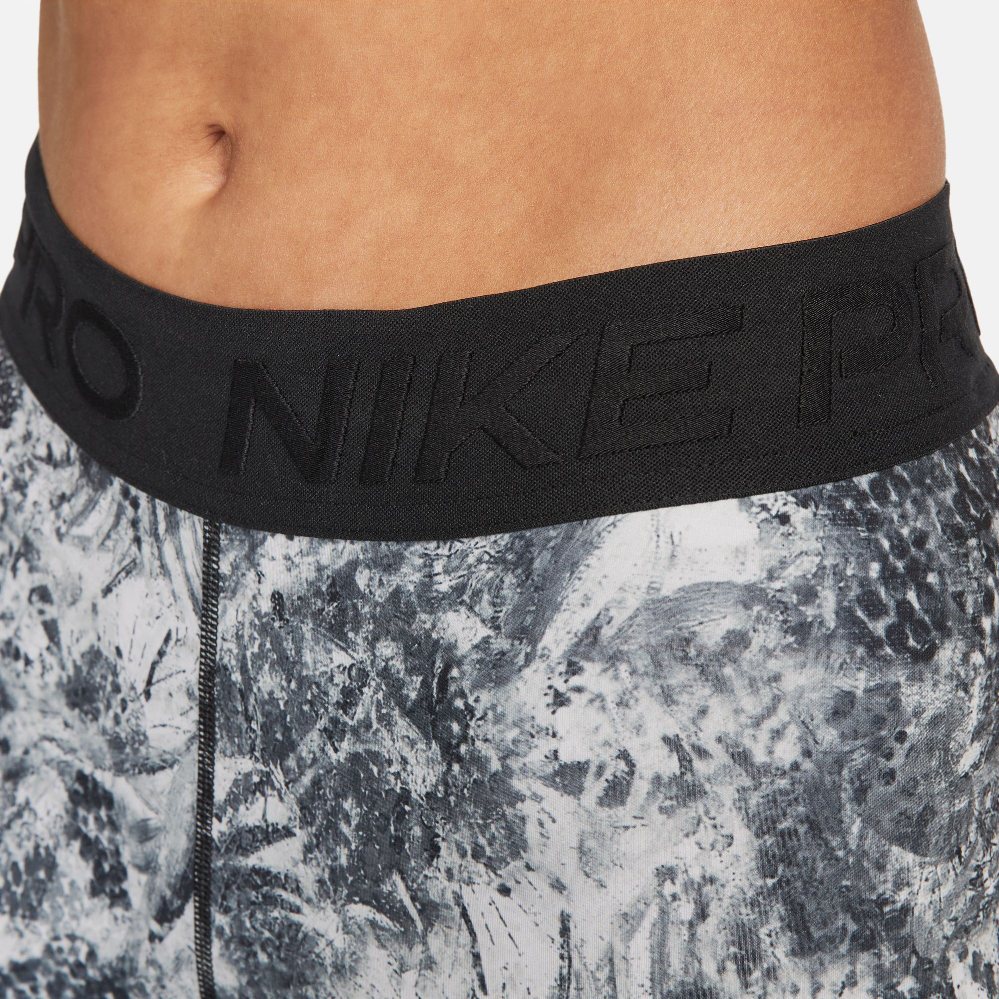 Snake print sale nike pros