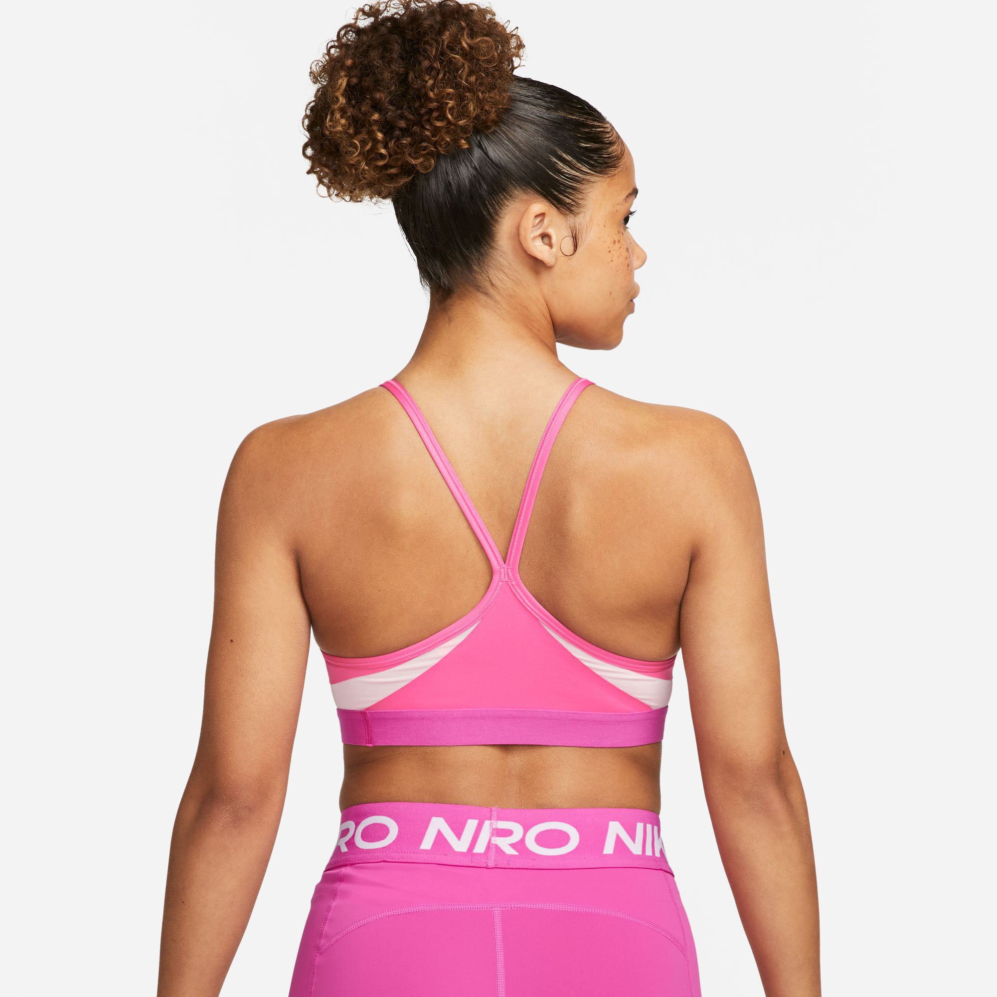 Nike Women's Sport Distort Indy Plunge Sports Bra (Ember Glow