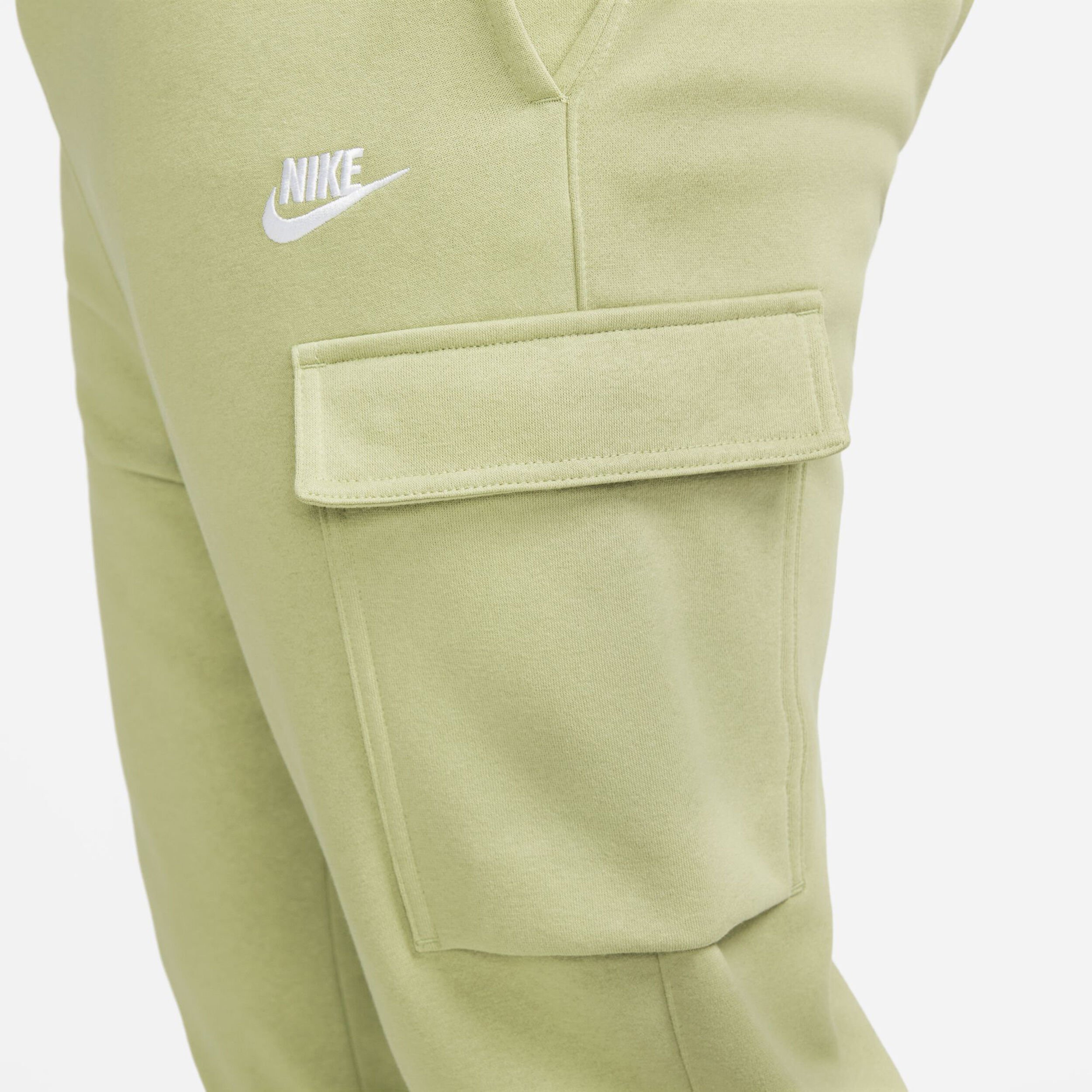 Buy Nike Sportswear Club Cargo Training Pants Men Green White online Tennis Point COM
